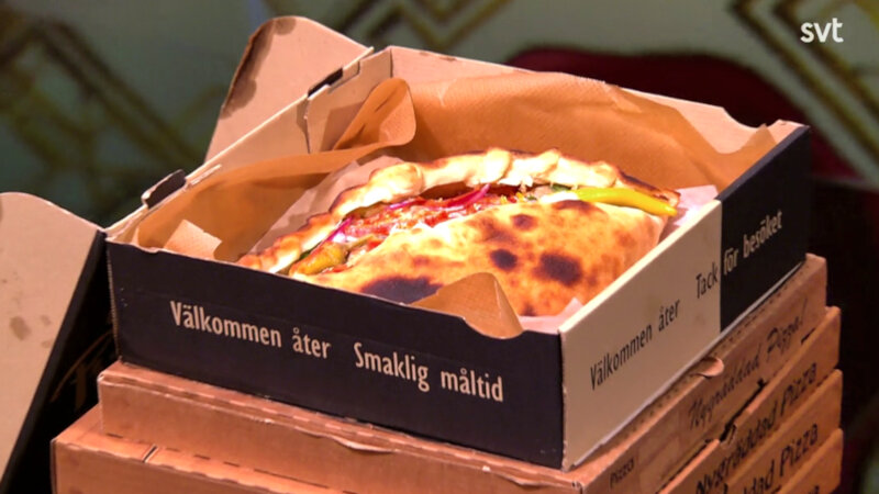 Image of the prize up for grabs in this episode: an ‘exclusive pizza buffet’ consisting of the four pizzas from the pizza-ordering task, plus one empty pizza box. Image of the prize up for grabs in this episode: an ‘exclusive pizza buffet’ consisting of the four pizzas from the pizza-ordering task, plus one empty pizza box.