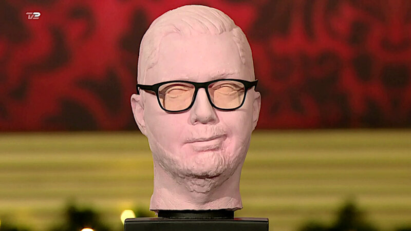 Image of the prize up for grabs in this episode: a marshmallow version of Lasse's head. Image of the prize up for grabs in this episode: a marshmallow version of Lasse's head.