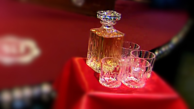 Image of the prize in this festive special: a 'luxury vinegar bottle set', consisting of a crystal decanter full of vinegar, and a set of four crystal drinking glasses. Image of the prize in this festive special: a 'luxury vinegar bottle set', consisting of a crystal decanter full of vinegar, and a set of four crystal drinking glasses.